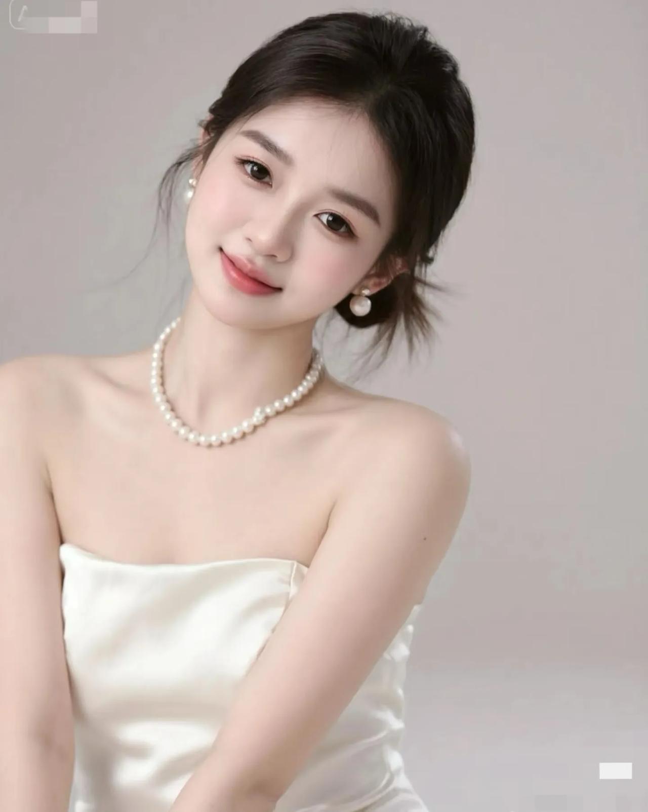 晚辈初学对联，越学越觉博大精深，苦思数日也难出佳句，实在惭愧！
深知圈内高手如云