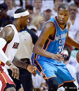 【首节战报：杜兰特9分难挡三巨头 热火31-26雷霆】6月22日，NBA总决赛第