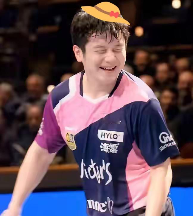 现在的网友关注点也太奇葩了吧
人家樊振东好不容易回国了
你们就催着人家去剪头发？