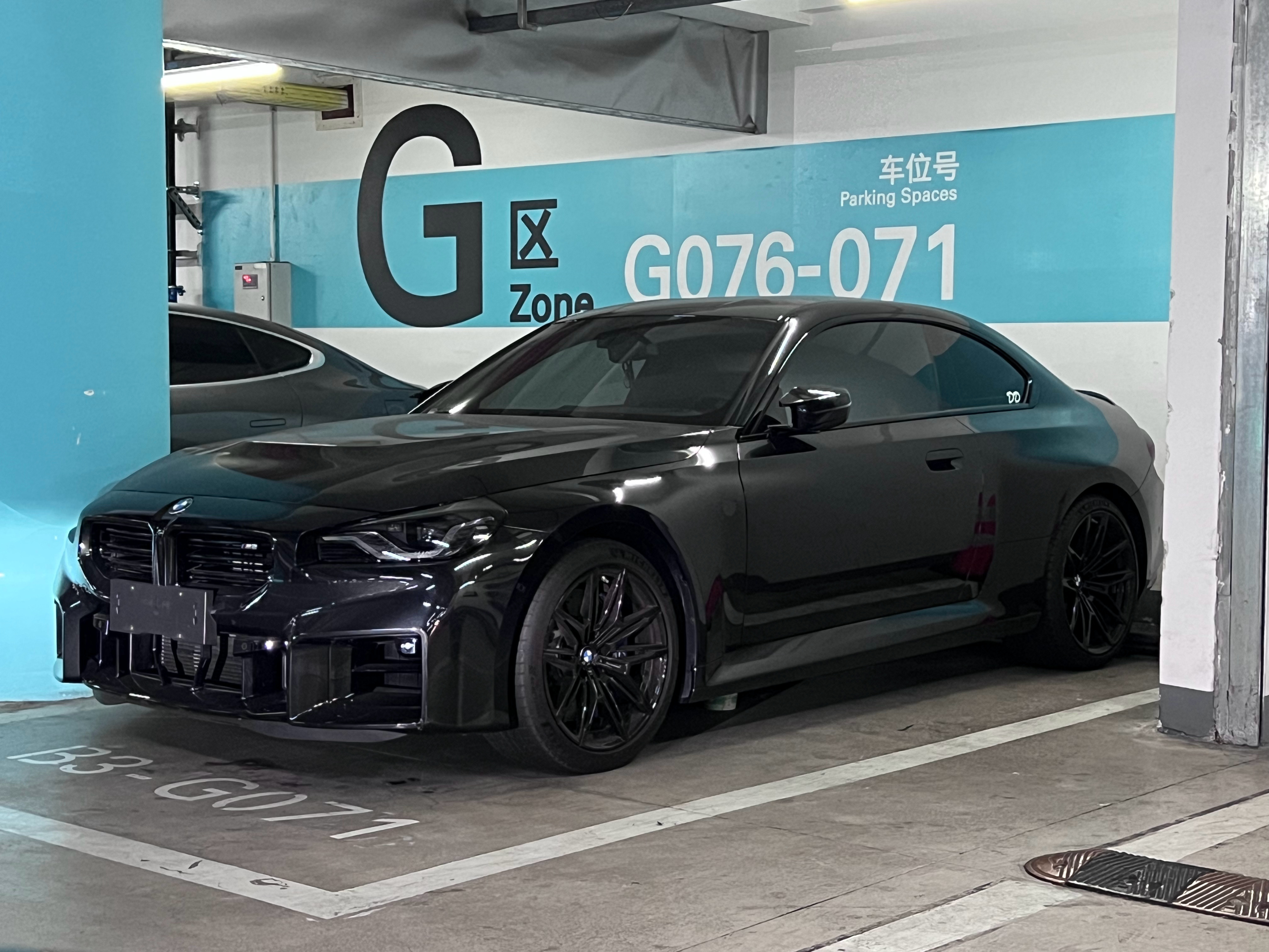 G87 M2，全黑还是不错的 [坏笑] #宝马m2# ​​​