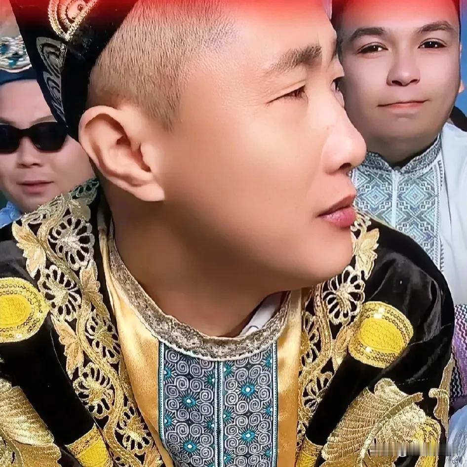 胡闹没有抓住最佳赢利时间
 胡闹吐槽师傅张二嫂，不让其参加活动，没挣到钱，公司看