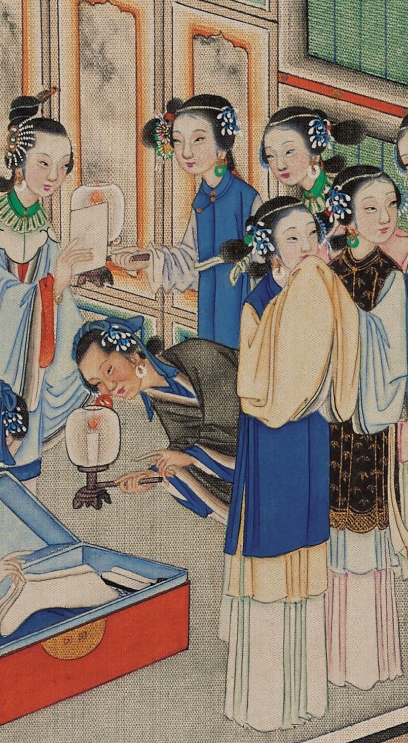 贾府中秋夜宴，贾母要上到凸碧山庄，“于是贾赦贾政等在前导引，又是两个老婆子秉着两