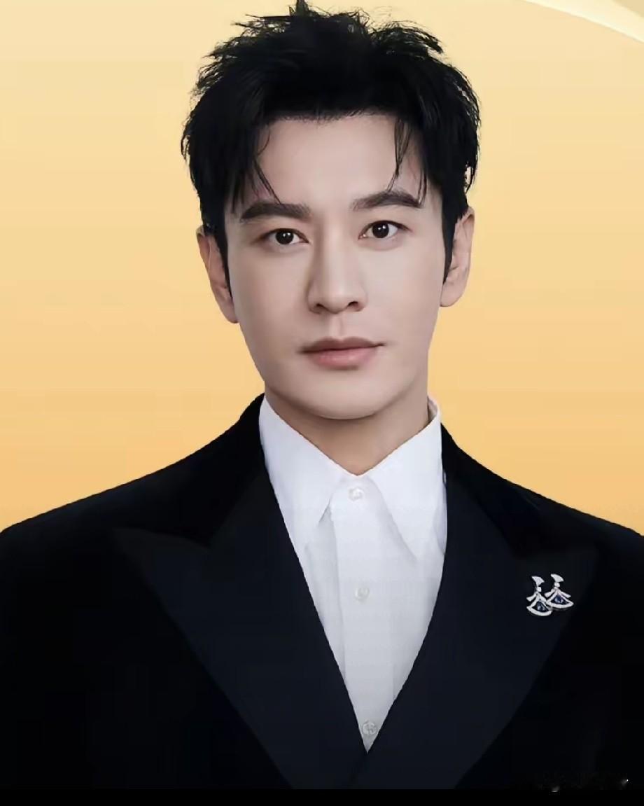 发现了吗？这次黄晓明捐款并没有像以往那样捐给韩红基金，简直就是在打韩红的脸，黄晓
