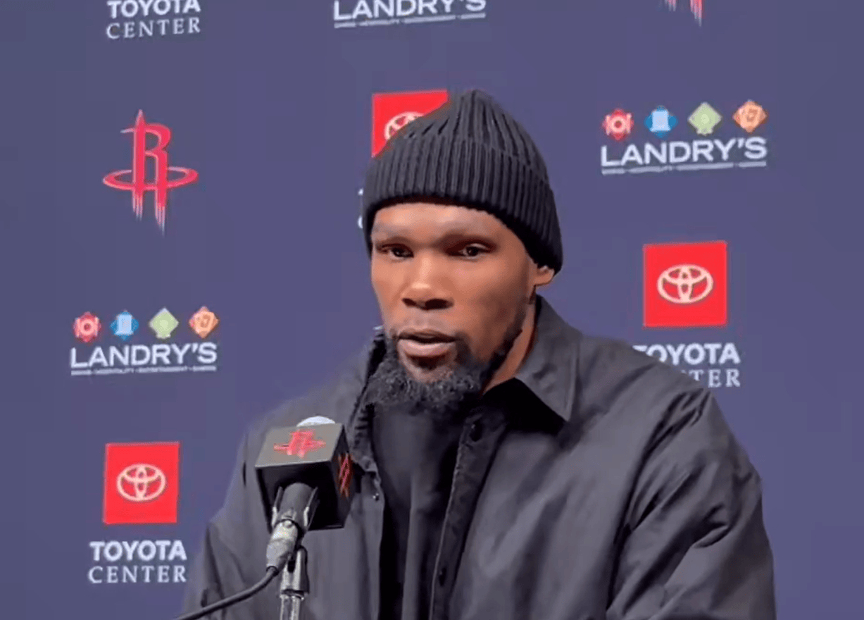 谈及今天输球，杜兰特：“责任全在我。我是进攻核心。对手倾尽所有防守资源，就是为了