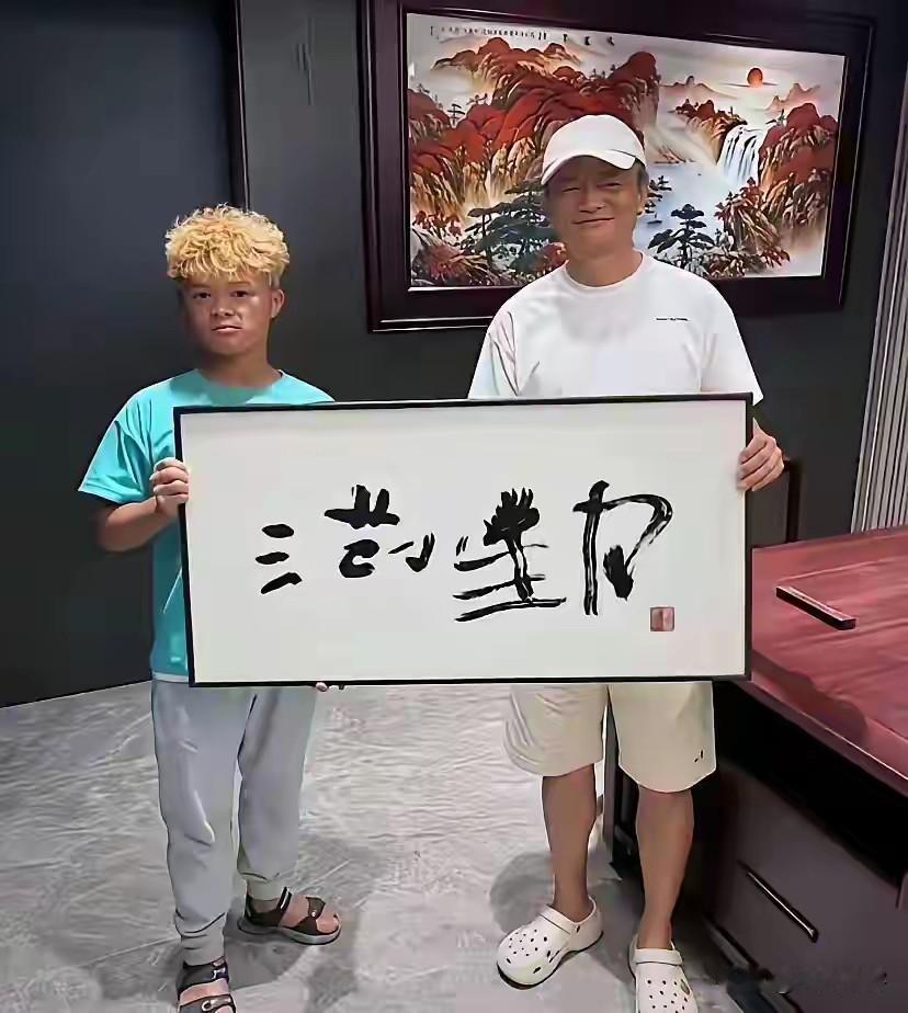 再不整治网红会出大事的！一个智力仅有6岁孩童的成年人，连十个数都不会数，写了歪歪