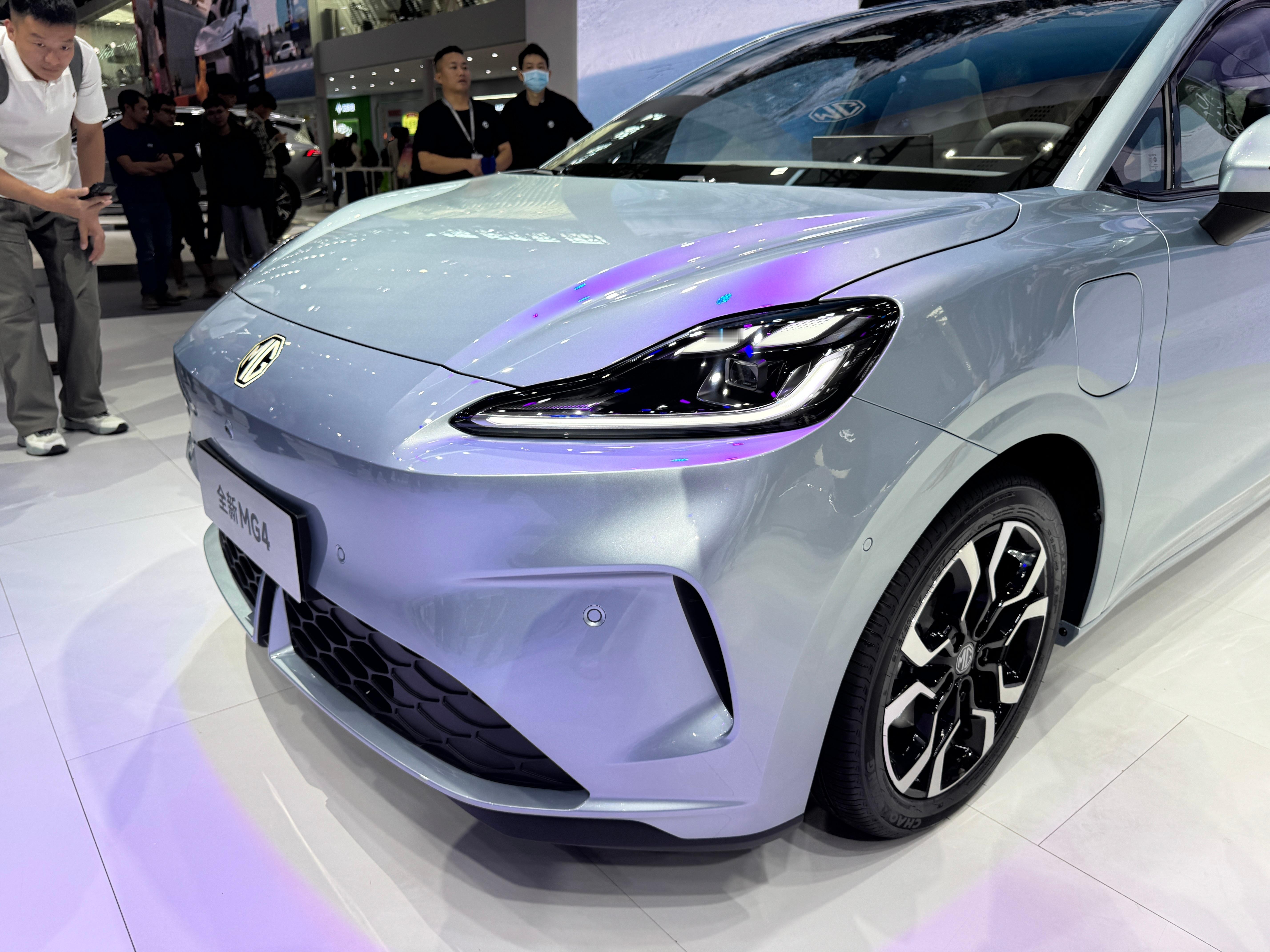 今年广州车展上，半固态电池终于好像要有动静了，全新MG4推出了一个半固态安芯版，