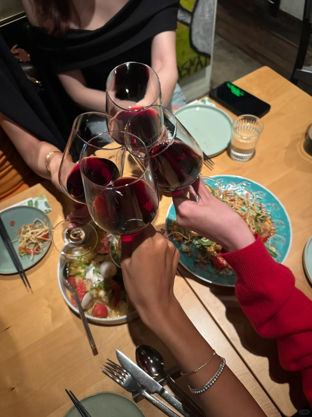 𝘱𝘭𝘰𝘨｜平均身高178的姐妹局🍷