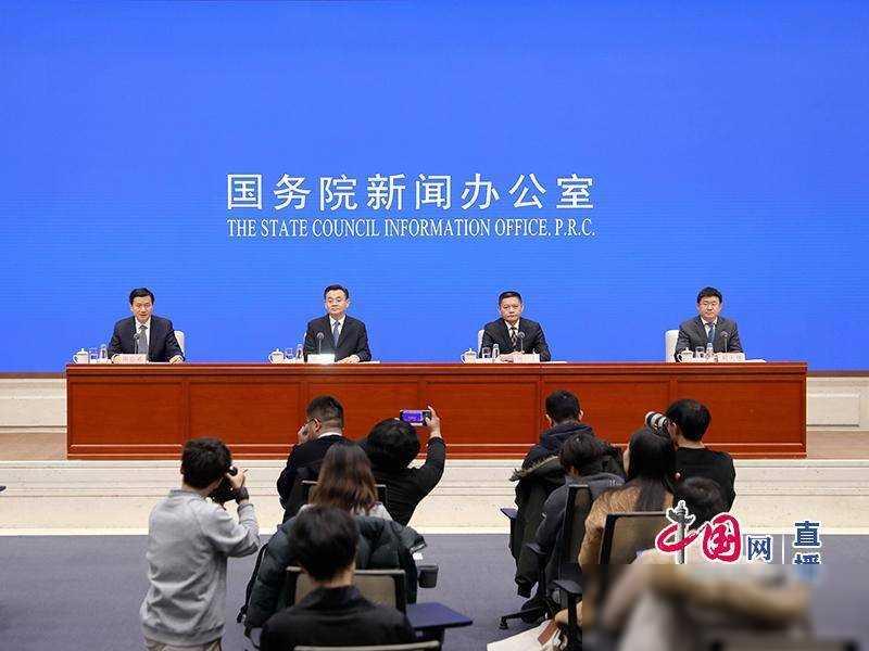 最新国务院意见出台规范行政罚款，为维护公平竞争、营商环境提升制度保障。这一政策引