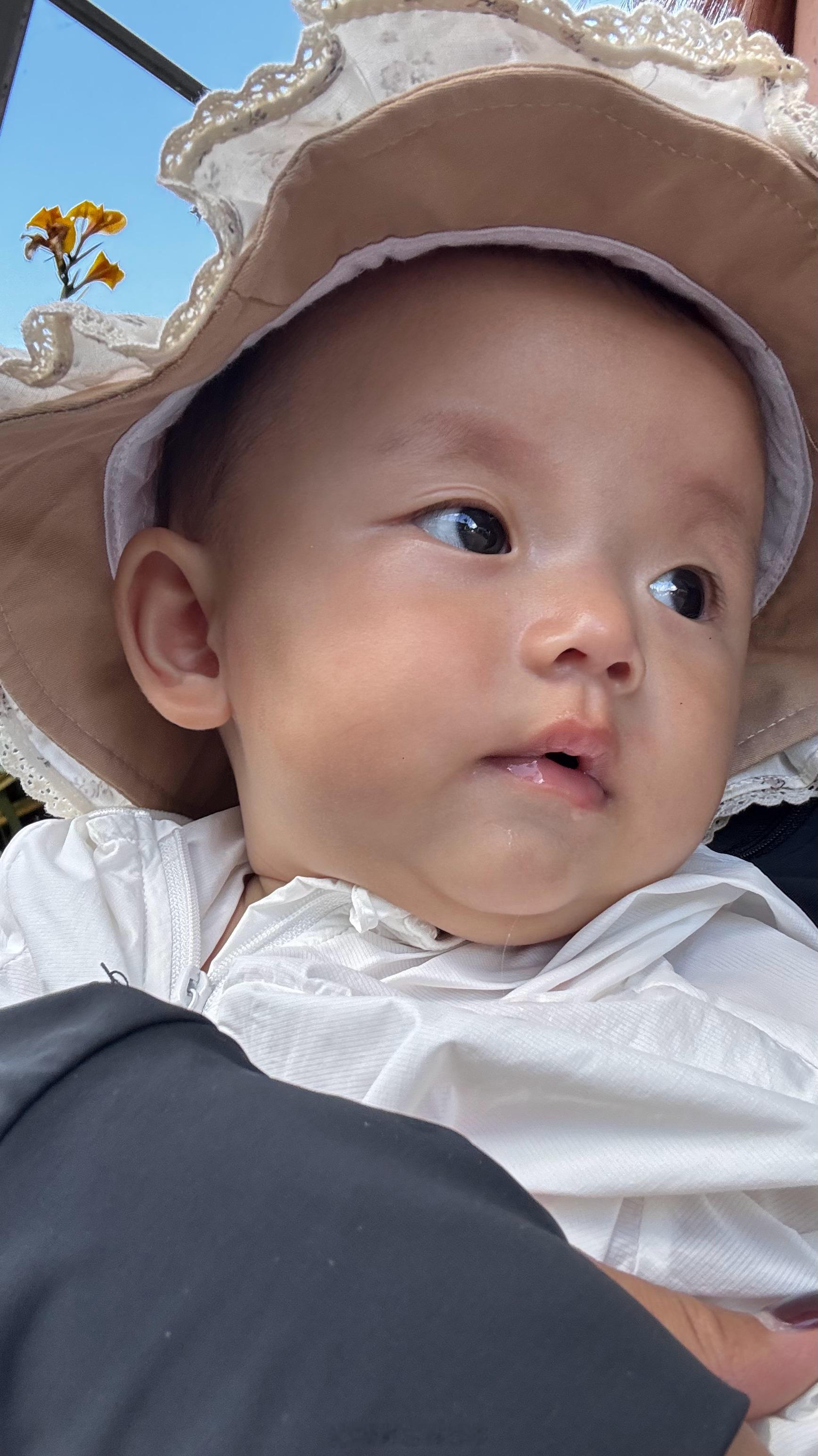开心果小姨传来的小手办 想女儿的每一天 ​​​