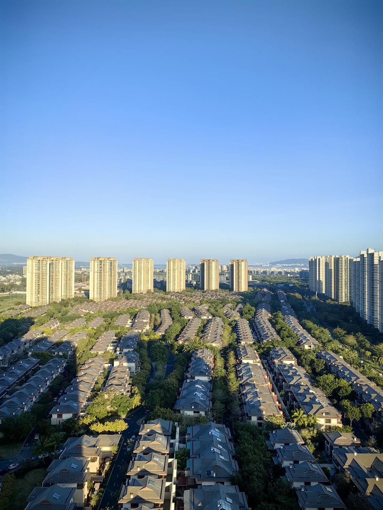 A股：V型反转？
    今天A股开盘下跌，最低下探到4104.46点，距离41