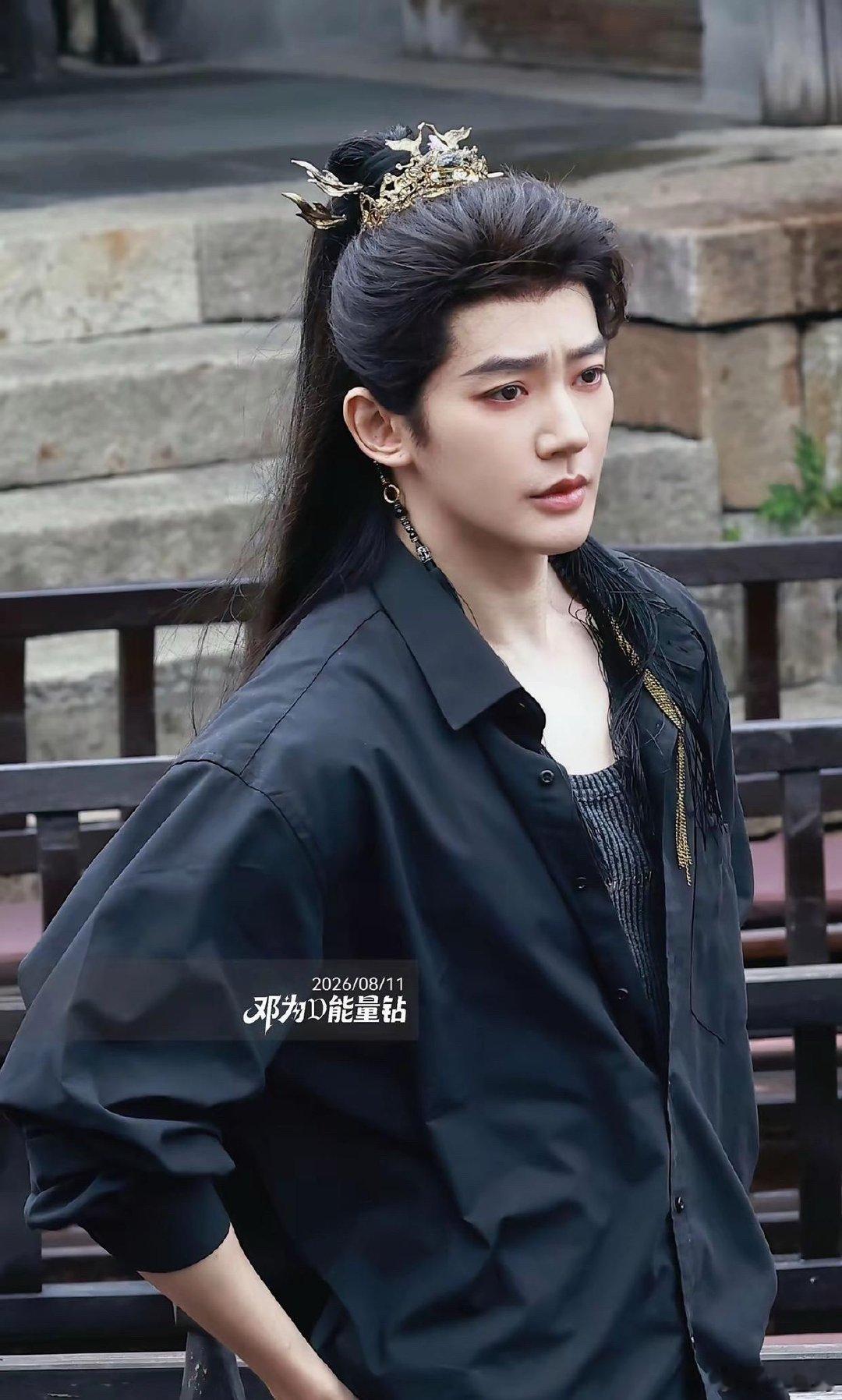邓为新剧开机差点没敢认，记得涂山璟那会明明挺清秀一小伙子，如今没过去几年脸就崩了