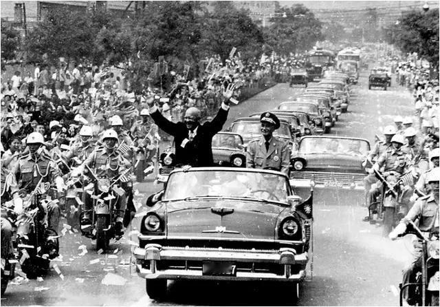 64年前的今天，1960年6月18日，时任美国总统艾森豪威尔窜访台湾，成为迄今为