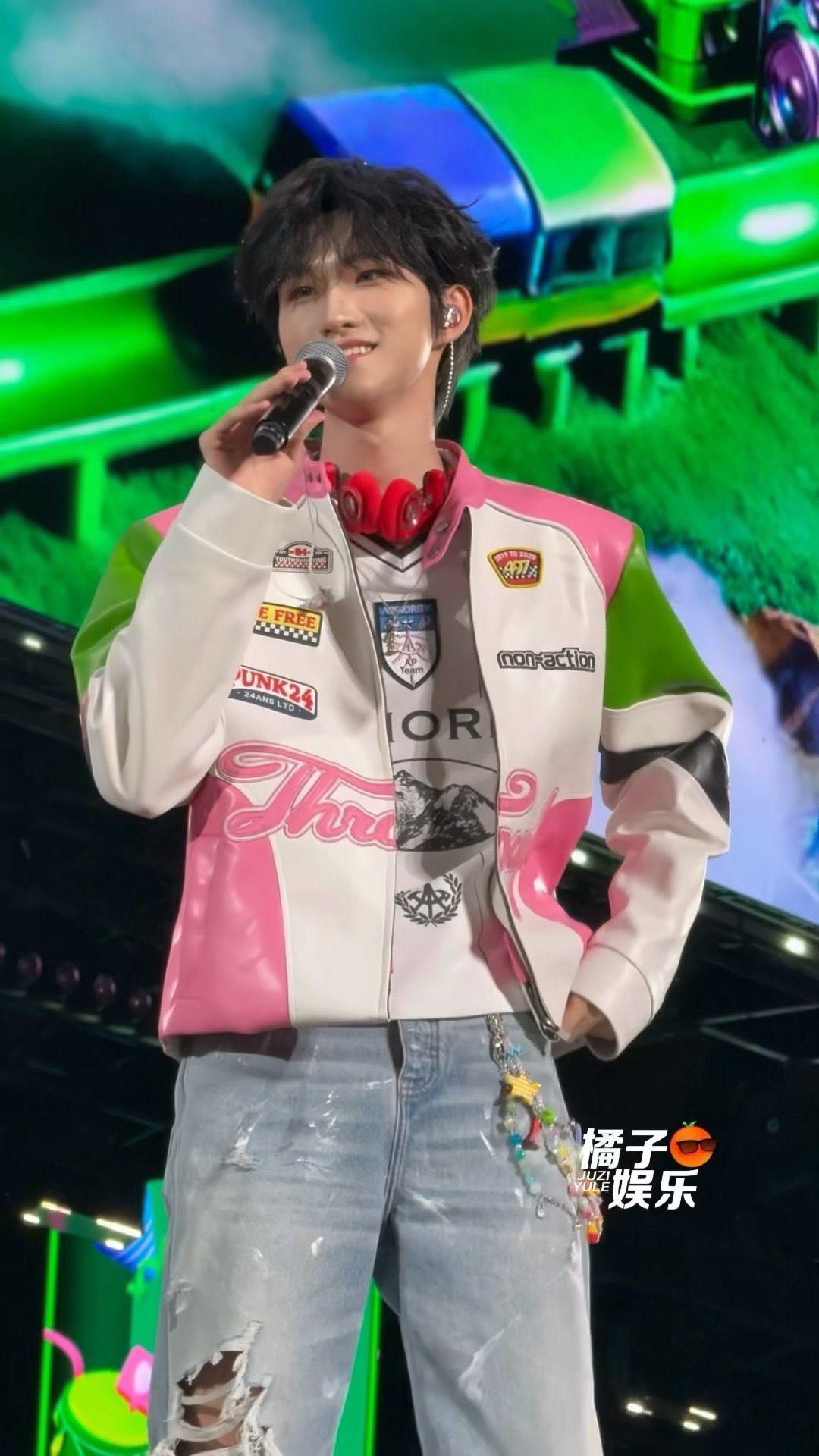 啊啊啊啊啊啊啊台下整齐喊脱掉，朔子：“脱掉[柯基]不要啊？！”黄朔听脱掉的反应2