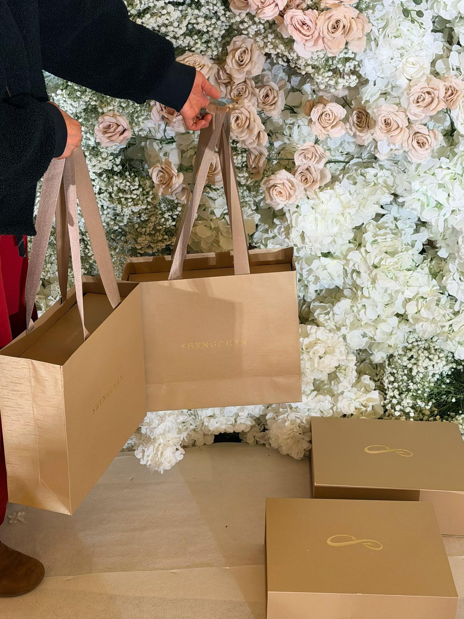 浙江的这个“喜糖”怎么样？两瓶茅台你受得了吗？这个喜酒真的喝的太太太富贵了