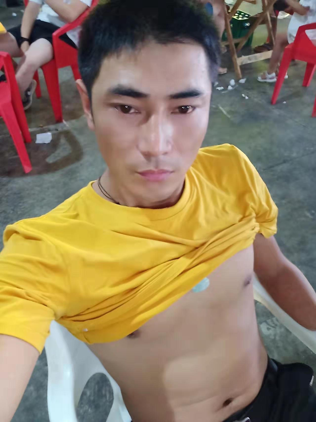 不管你信不信，等你到了一定的年龄，你就会发现，你所谓的亲人，其实都不亲...