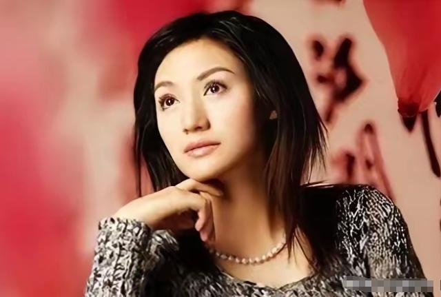 🐒湖南卫视主持人梁艺瘫痪22年，她征婚只提一个条件：“能推轮椅就行”。可就是这