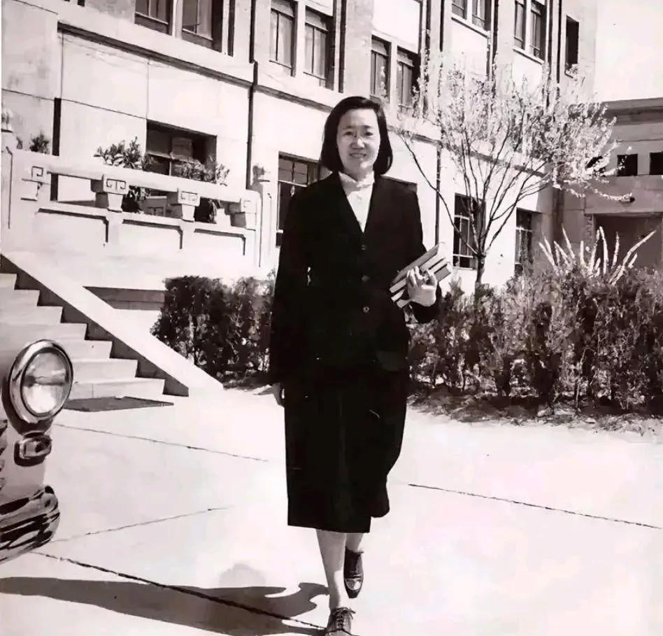 在那段波澜壮阔的历史长河中，王承书这个名字如同璀璨星辰，照亮了我国科技事业的天空