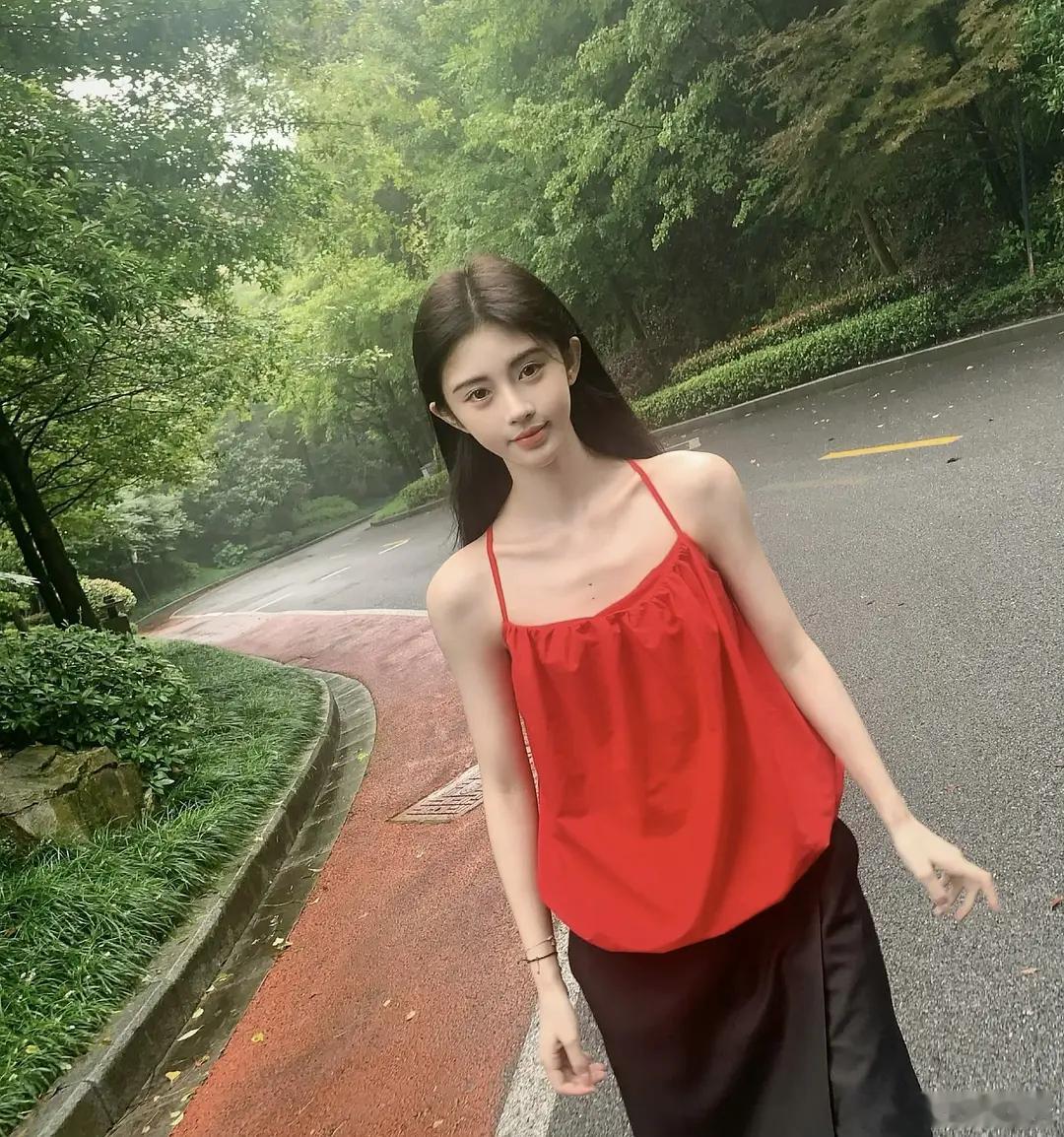 鞠婧祎和孔雪儿这两种审美真的有明星气质吗？ 