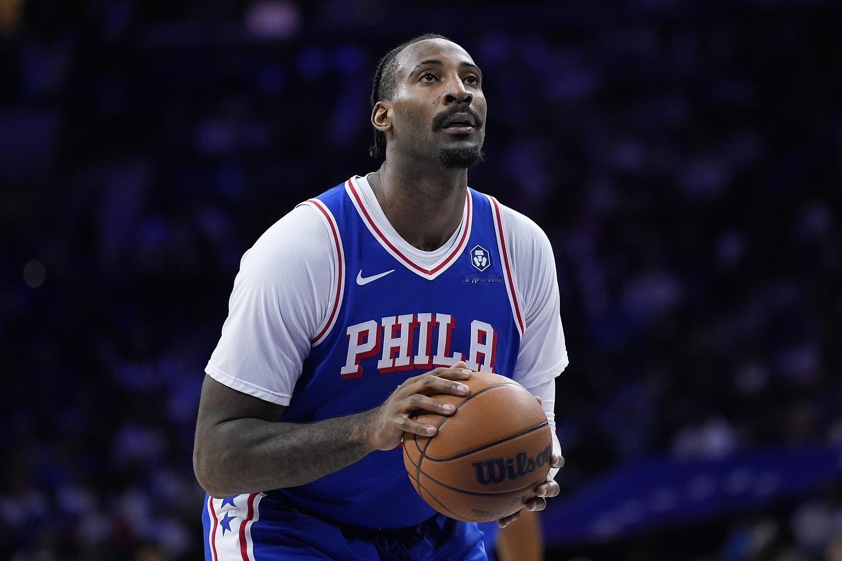 德拉蒙德12中6得到14分 狂抢24个篮板创赛季新高