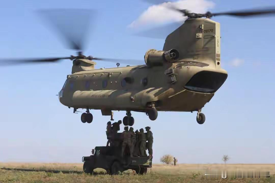 美国有多牛!
60年前造的这一利器，至今没有一个国家能超越，它就是支奴干直升机。