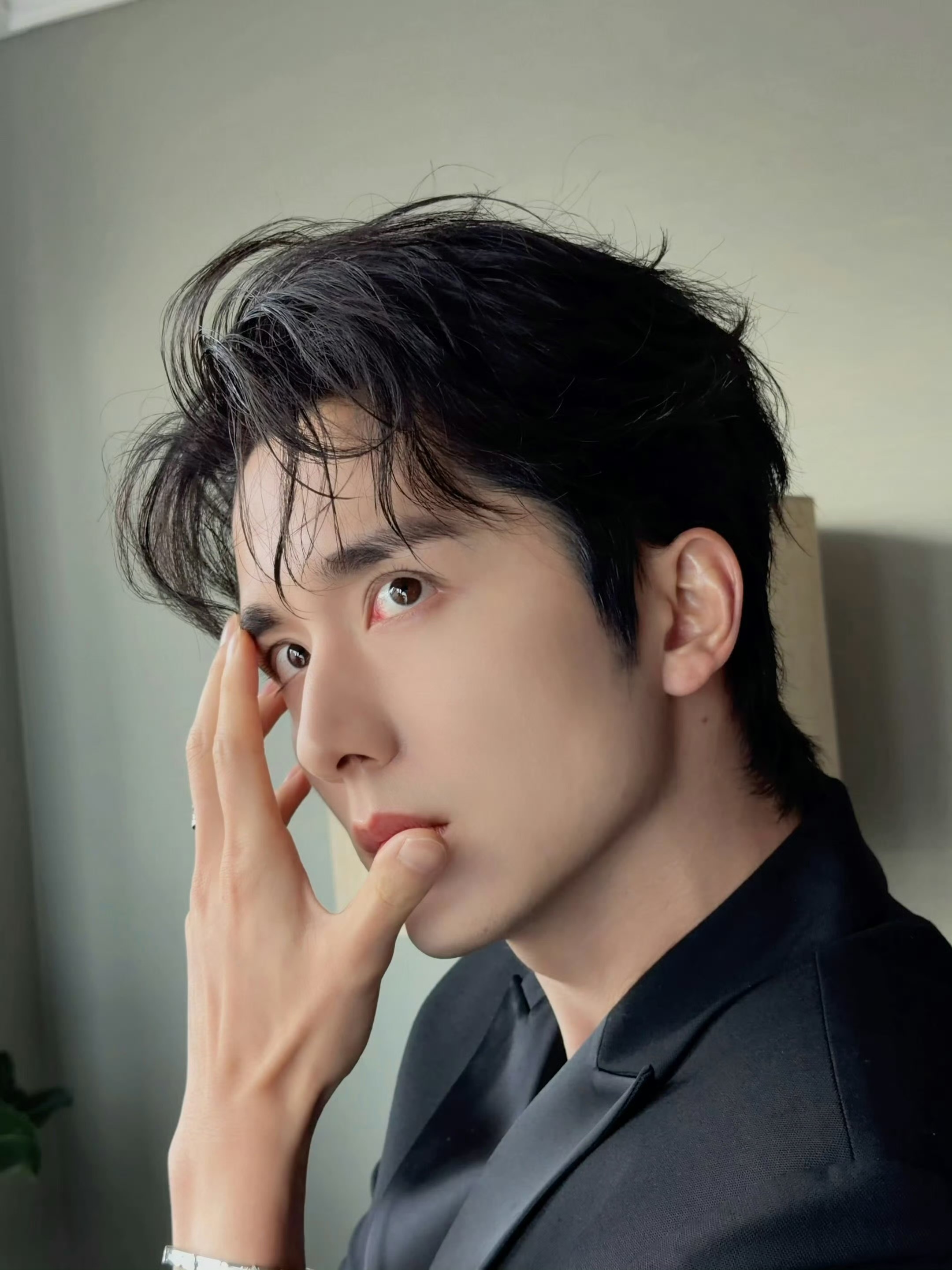 张新成获评三级演员恭喜张新成获评三级演员！这可是国有文艺院团的中级艺术职称，是行