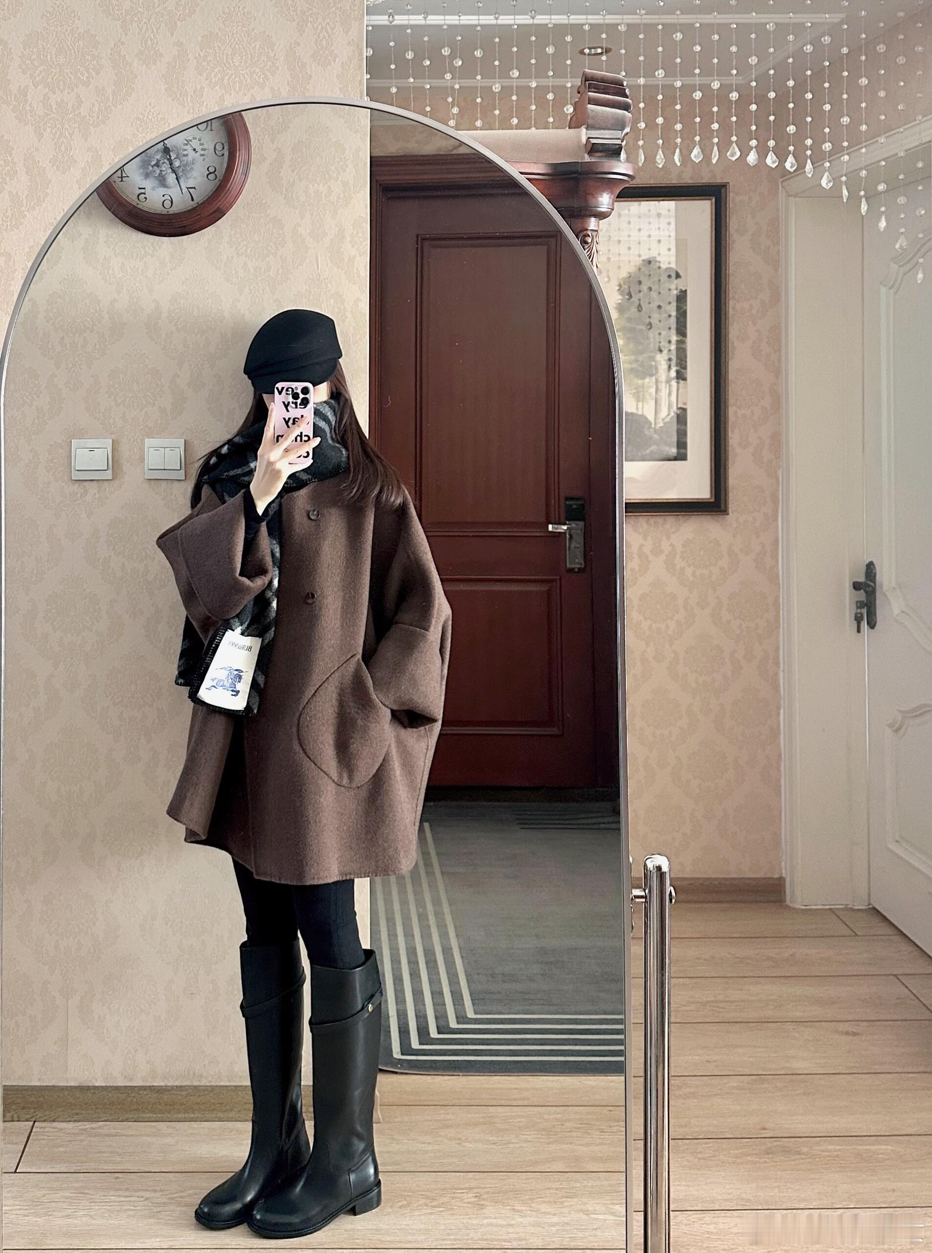 不定义穿搭如果秋冬有颜色 秋冬“温柔轻熟”穿搭模板来啦！这套Look把“复古质感