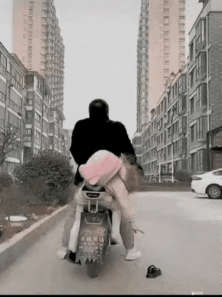 不懂就问，
这个是亲生的吗？