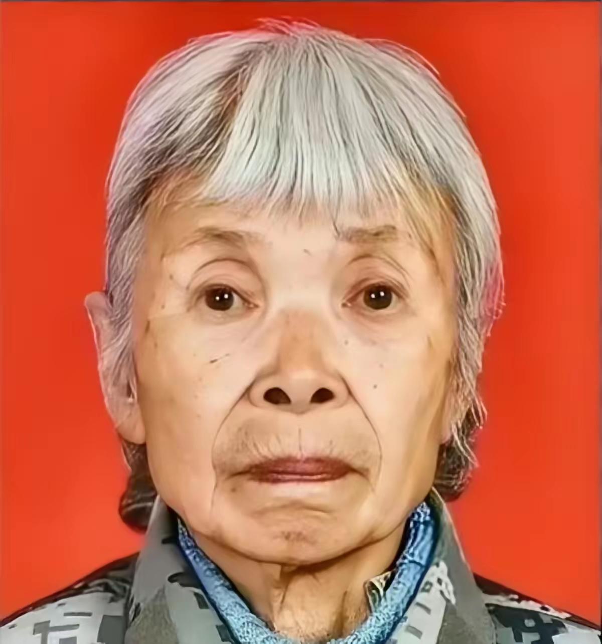 中国首位女空降兵马旭，晚年居住在一套破旧的平房里，然而令人敬佩的是，她将自己积攒