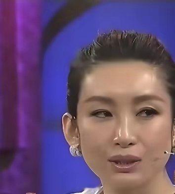 秦海璐说：“我高考的时候数学满分150，我考了4分，英语满分也是150分，我考了