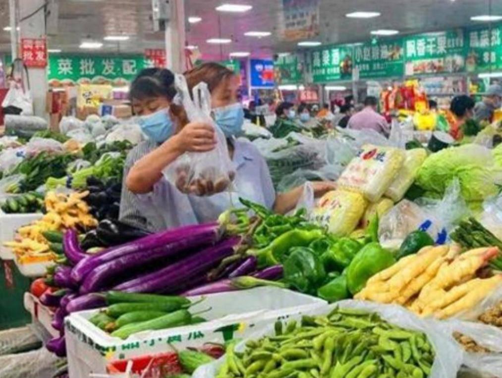央媒发问：从“甲醛白菜”到“硫磺熏笋”，监管部门为何总是“慢半拍”
 
央媒发出