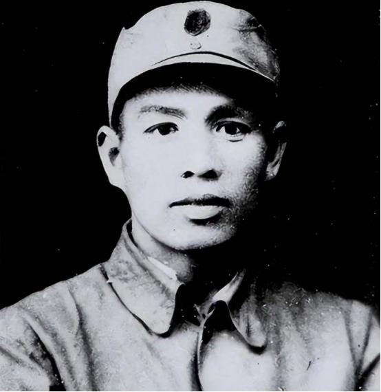 1999年，丁盛将军逝世，上级规定不准称呼他为“同志”“老红军”“老八路”。然而