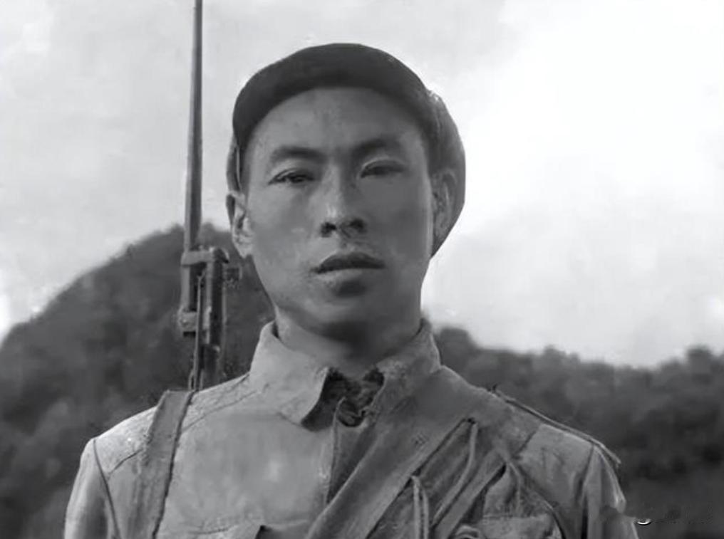 1956年，在贵州务川的大山里，有个沉默寡言的仡佬族老人。他扛着锄头种了一辈子地