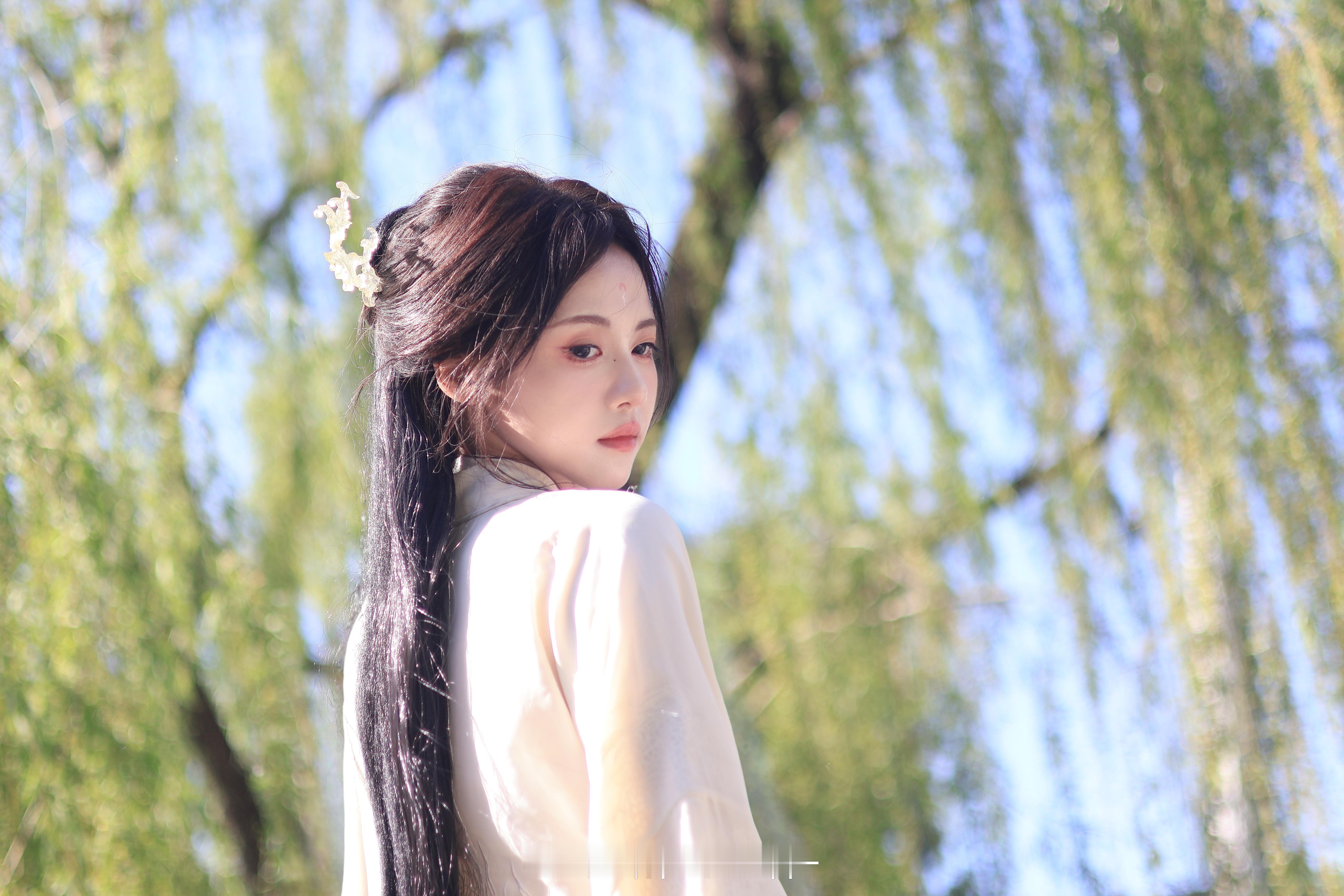 在最难过的时候总是装作若无其事 ​​​