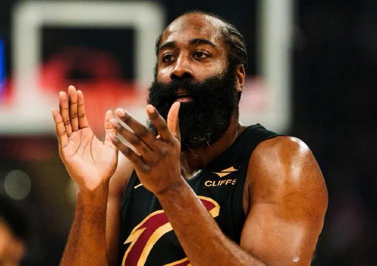 北京时间5月4日，NBA季后赛首轮G7骑士主场对阵猛龙，猛龙缺少英格拉姆与奎克利