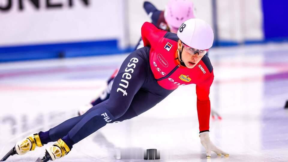 【舒尔廷为荷兰短道制造难题】2026米兰冬奥会 冬奥三金王舒尔廷在上周末结束的荷
