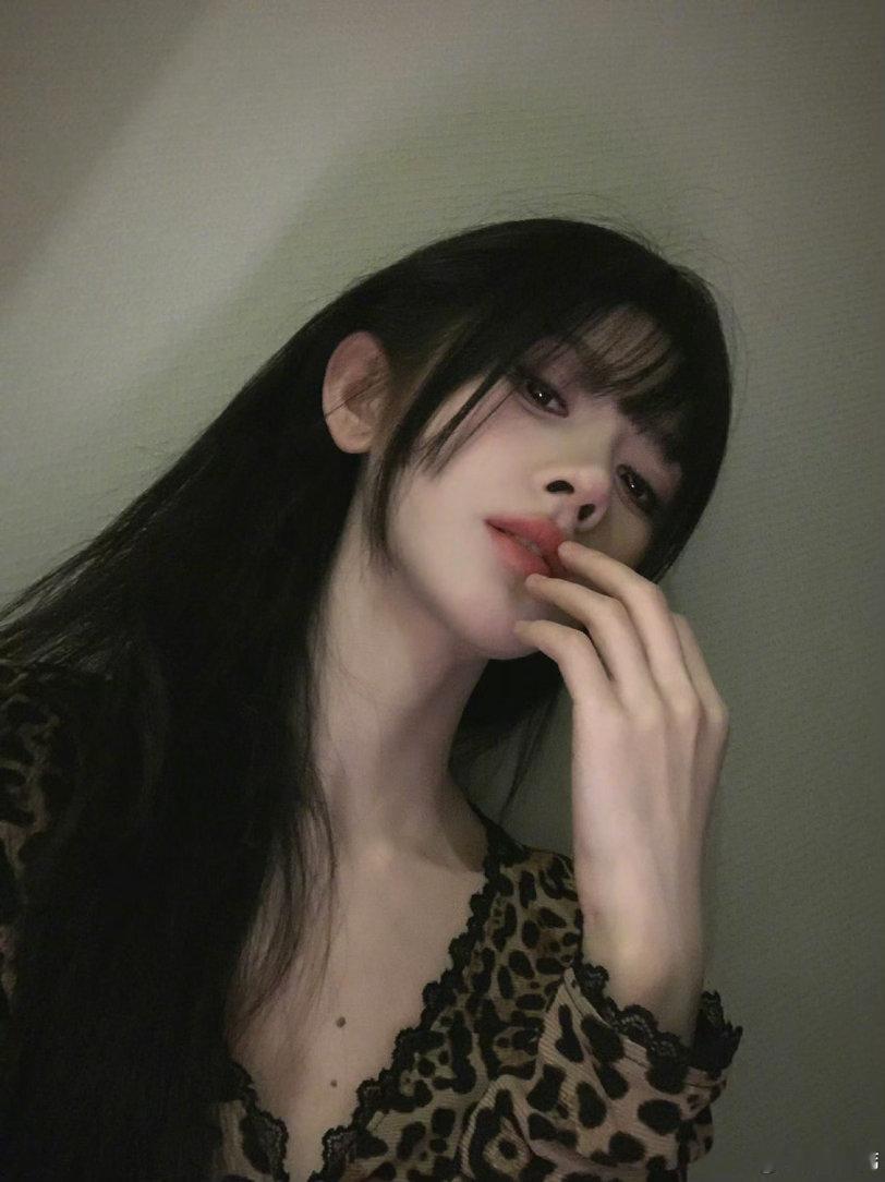 鞠婧祎  jjy鞠婧祎阿黛jjy鞠婧祎来战想变成小猫九条命都跟你过>o<