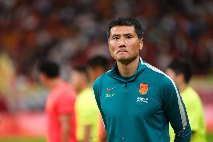 从练兵试错到全面溃败：三连败见证邵佳一对国足掌控力彻底流失重庆国际足球邀请赛收官