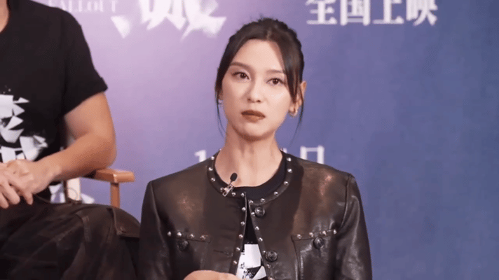 #焚城1比1还原垃圾处理厂#这部电影真的一点不糊弄观众啊，我就说场景看着就特别的