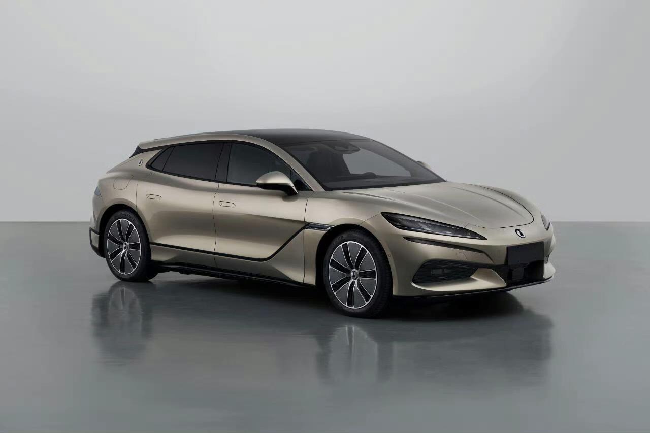 腾势Z9 GT申报图来了，大家感受一下。
这款车长宽尺寸5180/1990，高度