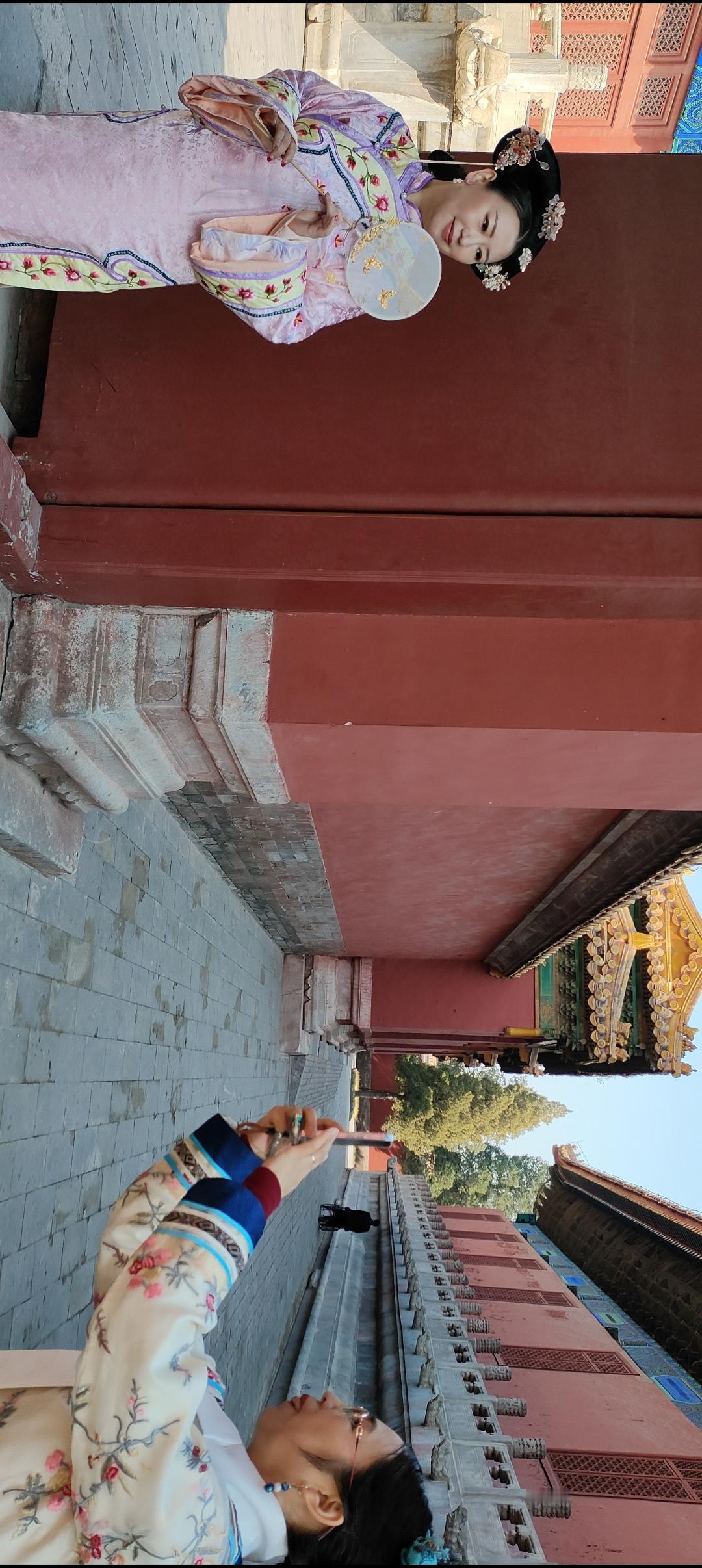 穿越时空的汉服之旅，打卡故宫的美丽瞬间。