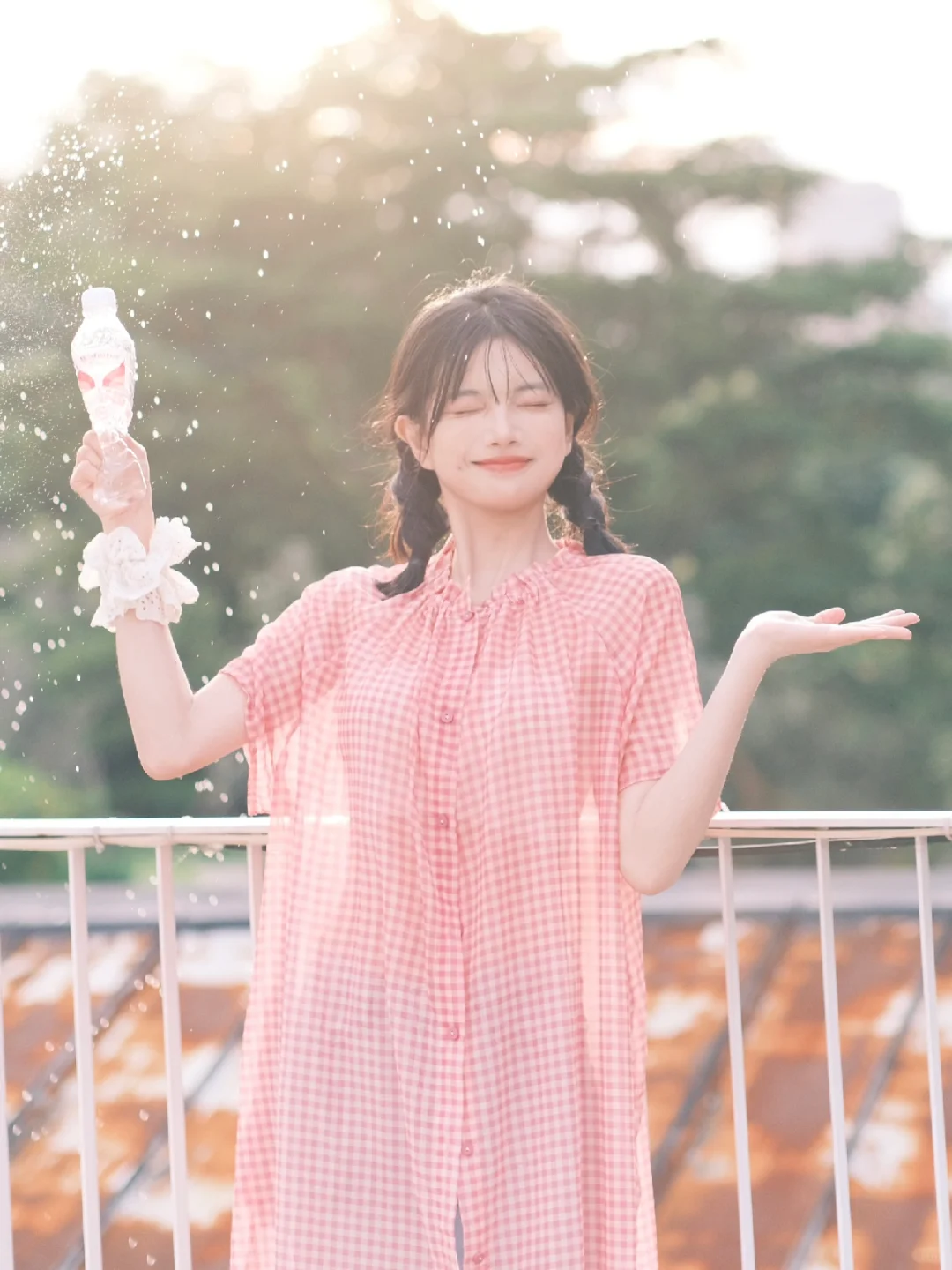 窗外它 水管在开花🌼💦用富士拍夏日感绝了！