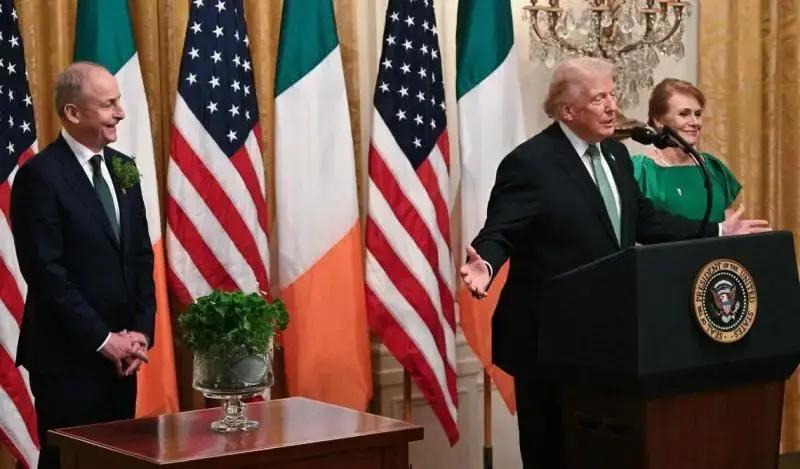 特朗普遭遇耻辱一幕，爱尔兰总理说出了，英国人不敢说的话。3月17日爱尔兰总理携夫