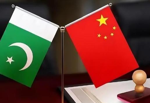 最近的国际局势，说热闹也真够热闹，中东还在一片硝烟，中美竞争的拉锯也没松口，结果