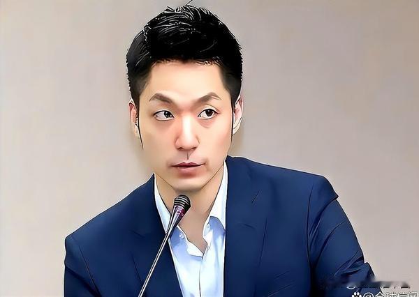 蒋万安作为蒋氏家族后人，在回应“是不是中国人”这一基本身份问题时，刻意回避、模糊