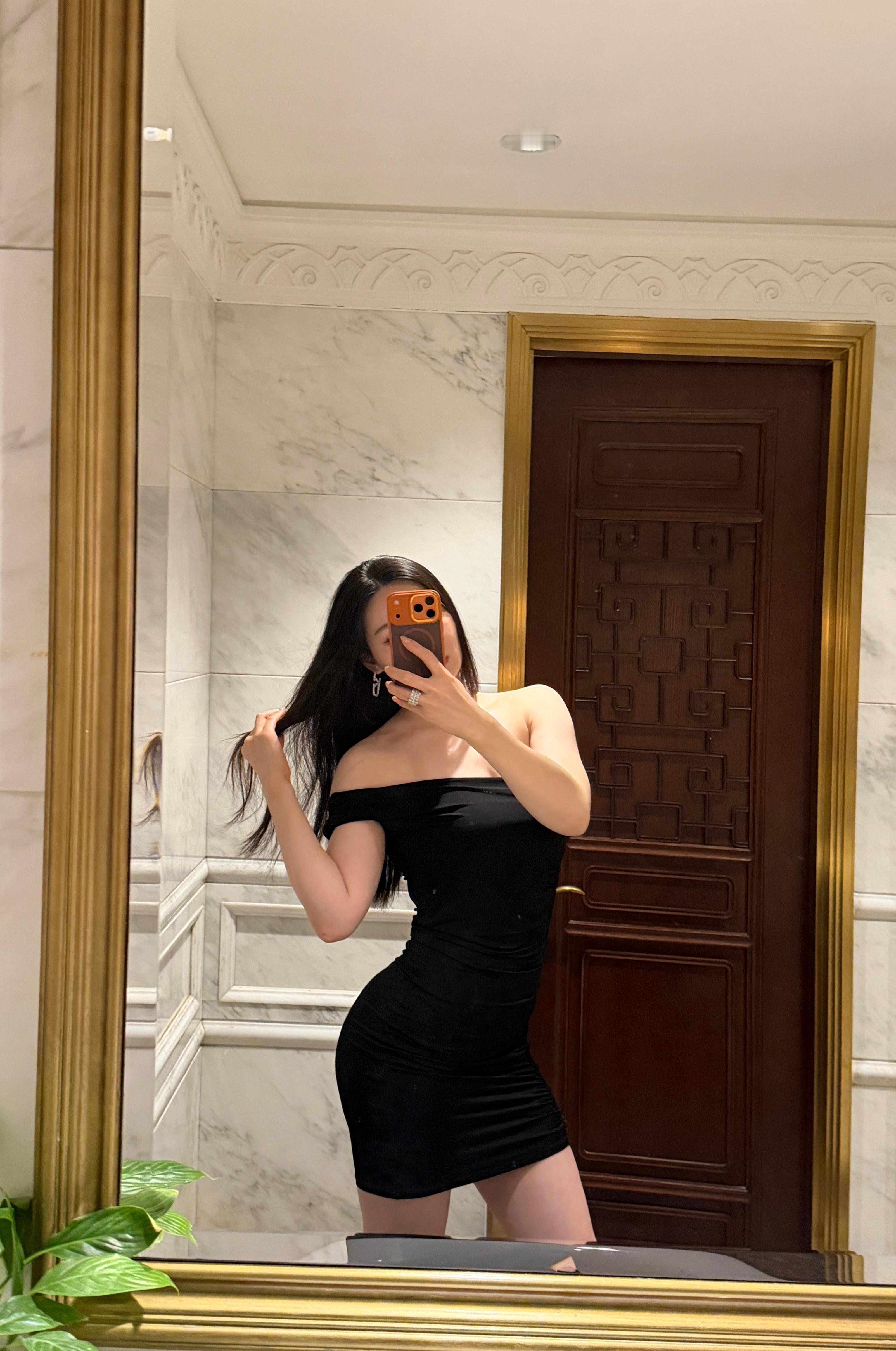 简约黑色