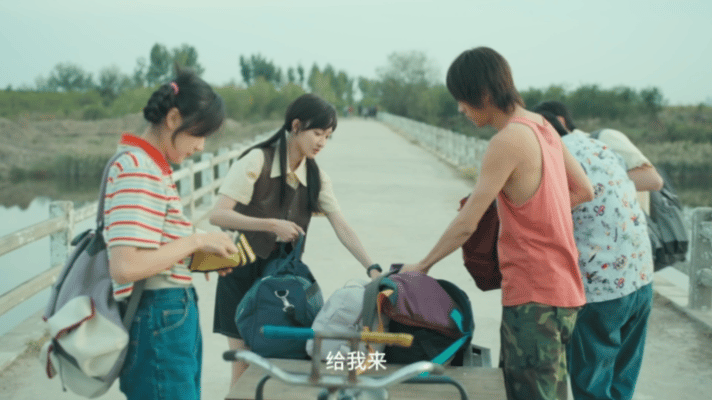 #刘小北说让那个当地人讲两句# 今日份的笑点就是来自于刘小北！白皮爆改黑皮本身就