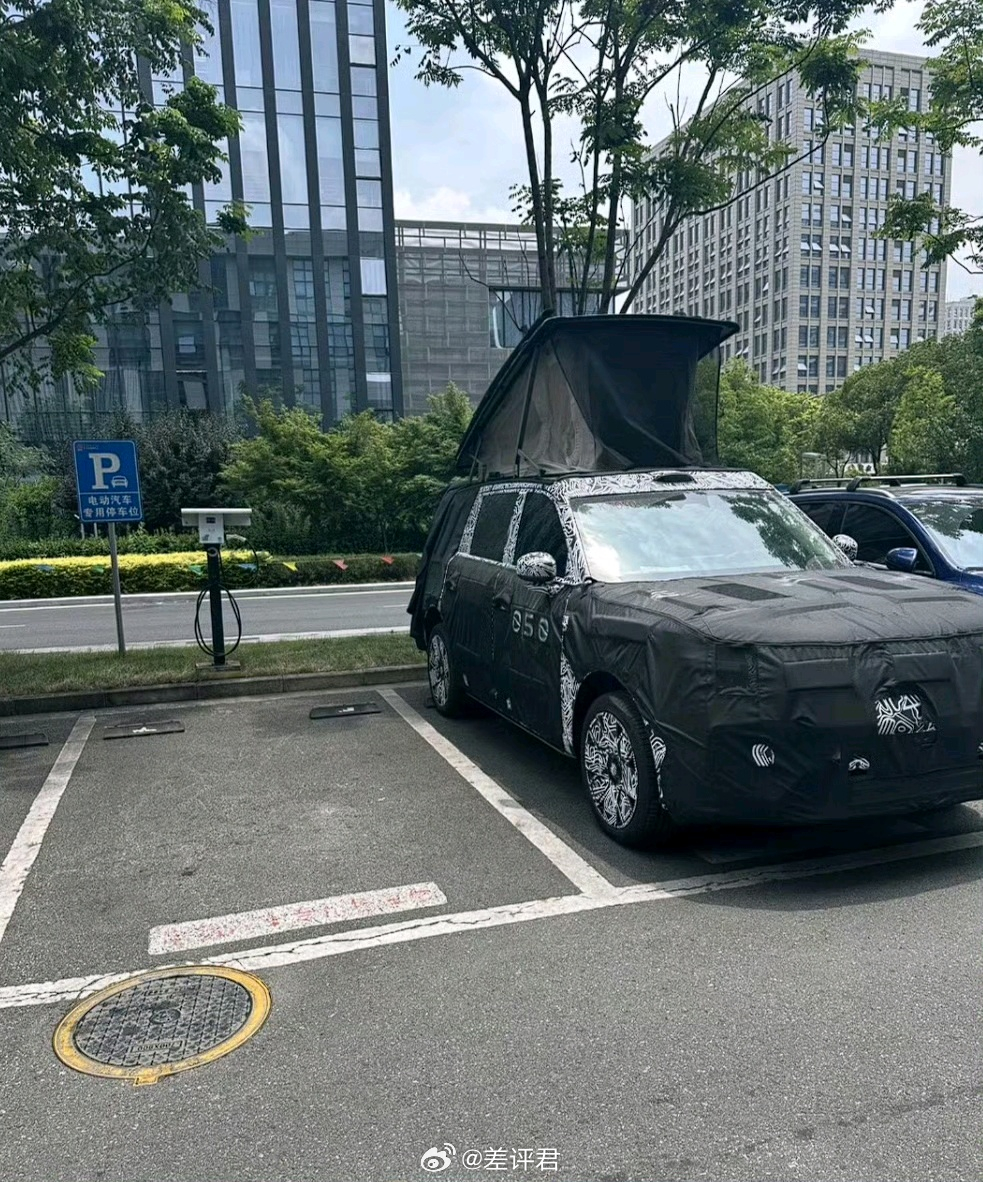 #差评说车# 小米巡天升降车顶基本已经是板上钉钉了。从图里看应该是能让人在车里站