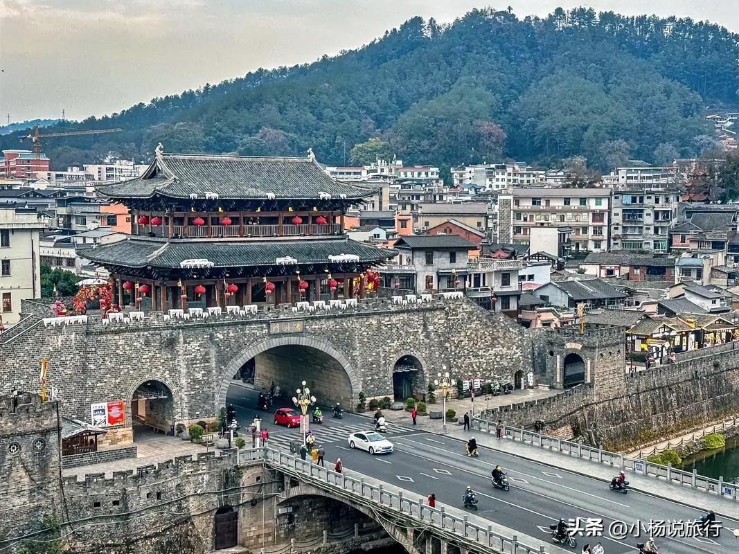 福建最适合两个人去散心的十个古镇，看看你去过几个？

1. 长汀古城
唐宋古城墙