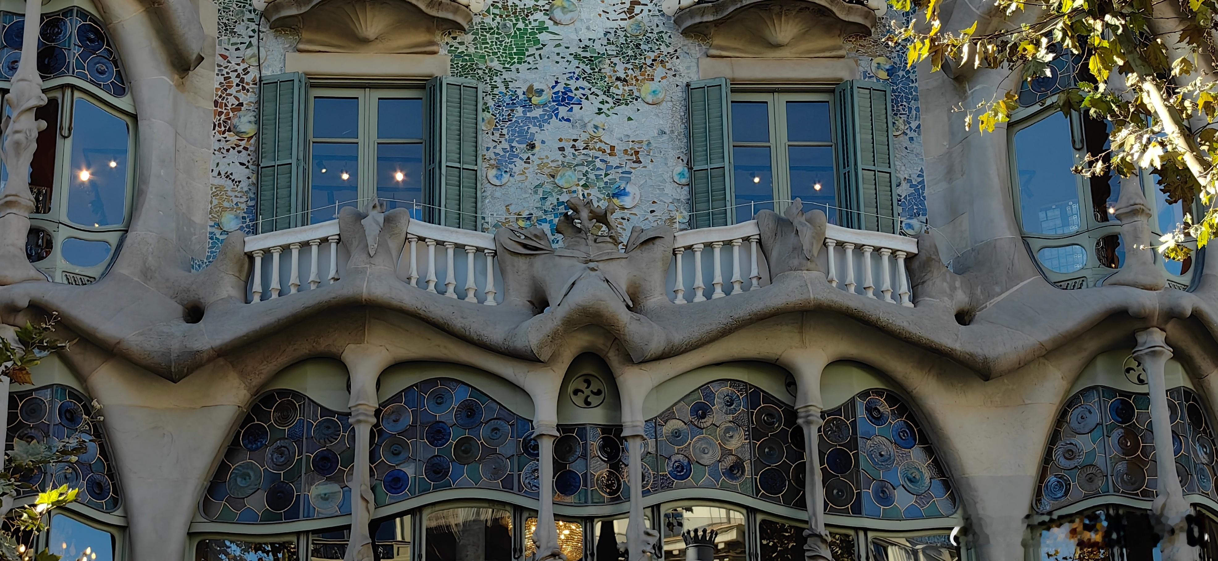 [世界遗产]号称世界建筑之都的巴塞罗那拥有9处世界文化遗产，其中7处为安东尼·高