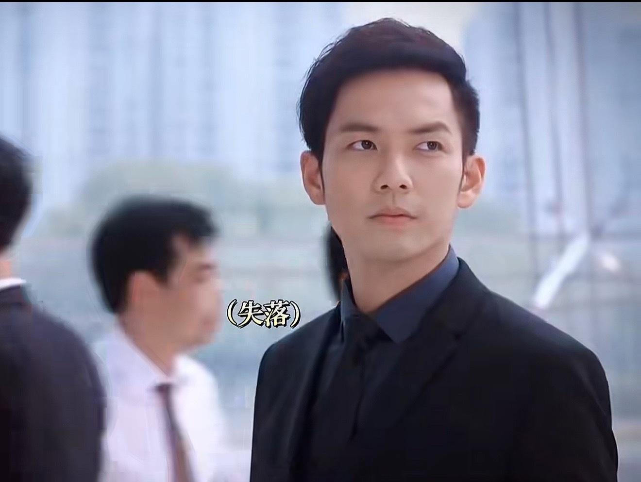 看到这两张图还是有点难过的何以笙箫默机场错过何以琛亦舞之城机场错过冯睿岁月带走钟